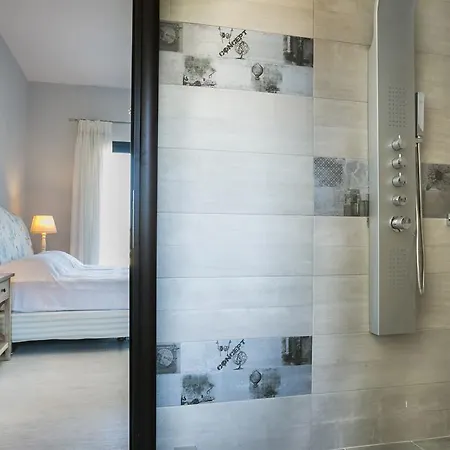 וילה Seirios Luxury סבורונטה