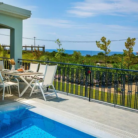 וילה Seirios Luxury סבורונטה